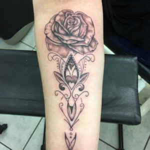 Tätowierung, realitic, Rose, Mandala, ink, tribalTattoo, Haut und Tinte, Unterarmtattoo, forearmtattoo, black&white tattoo, Wolfsburg